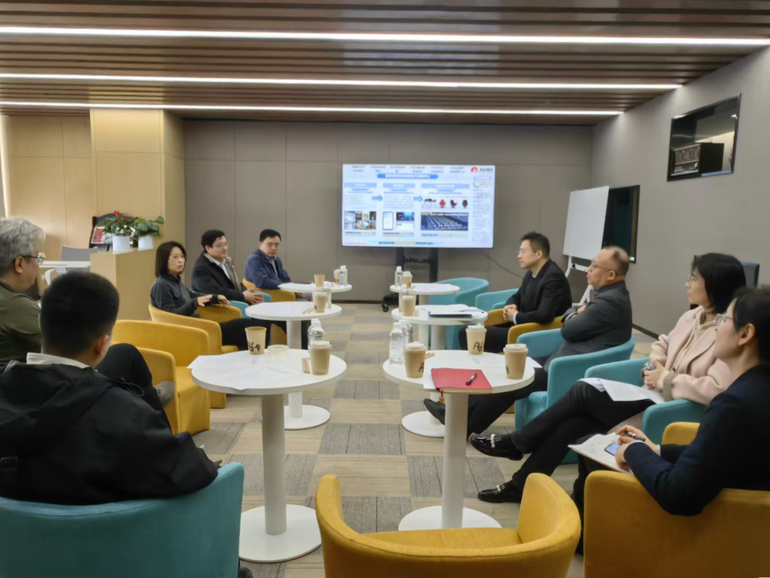 貫徹“XR產(chǎn)業(yè)創(chuàng)新中心”建設(shè)戰(zhàn)略布局，西投控股赴西部電影集團(tuán)有限公司座談交流