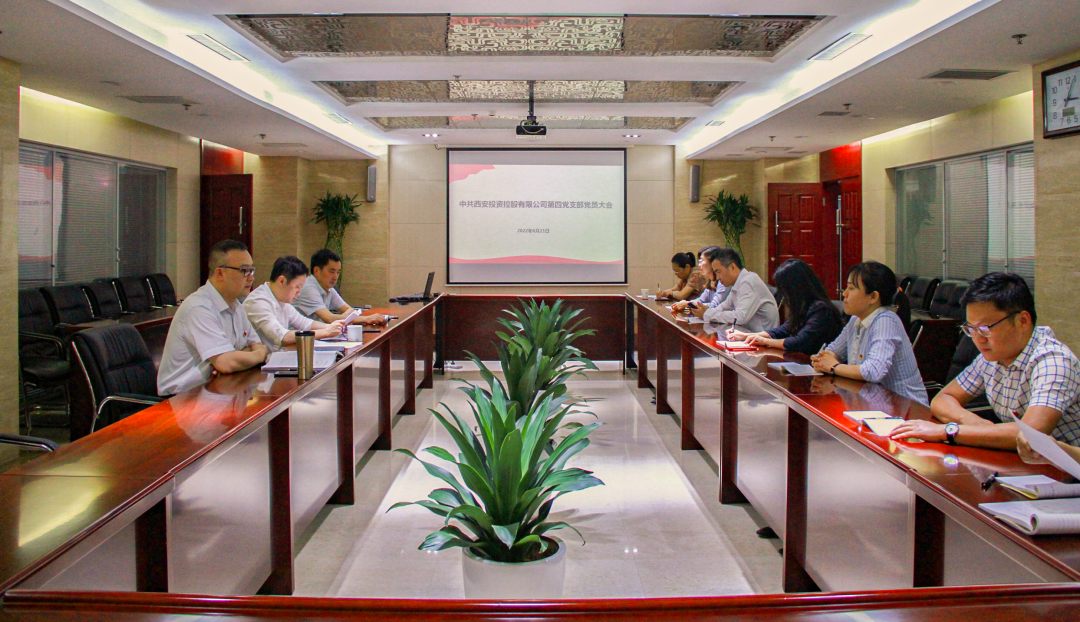 杜巖岫同志參加支部活動，為黨員講授黨課