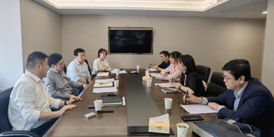 公司與經(jīng)開(kāi)區(qū)管委會(huì)財(cái)政局、經(jīng)開(kāi)渭發(fā)集團(tuán)座談