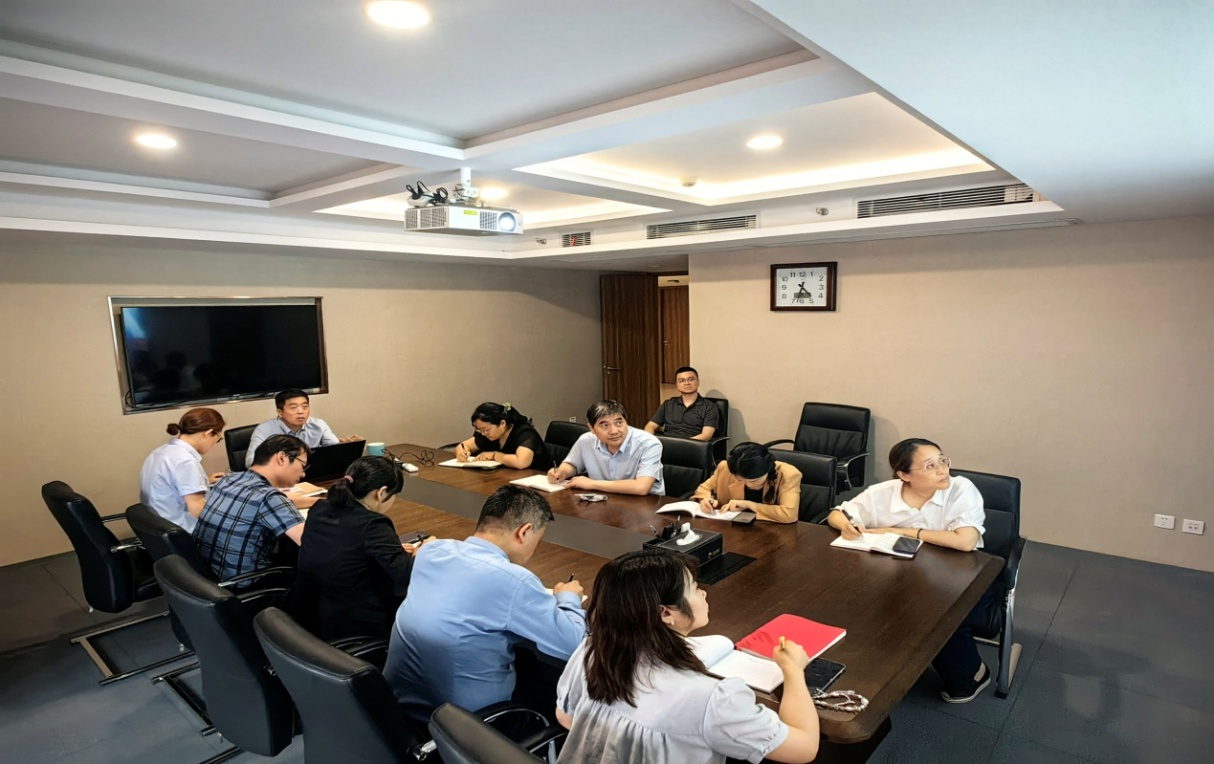 戰(zhàn)略運(yùn)營(yíng)中心與固定收益部聯(lián)合黨支部開(kāi)展深入貫徹中央八項(xiàng)規(guī)定精神學(xué)習(xí)教育專題黨課